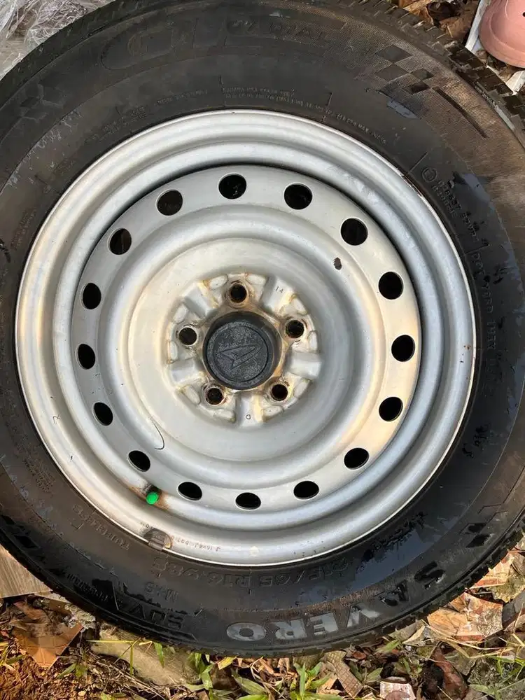 Kaleng terios R16 velg dan ban