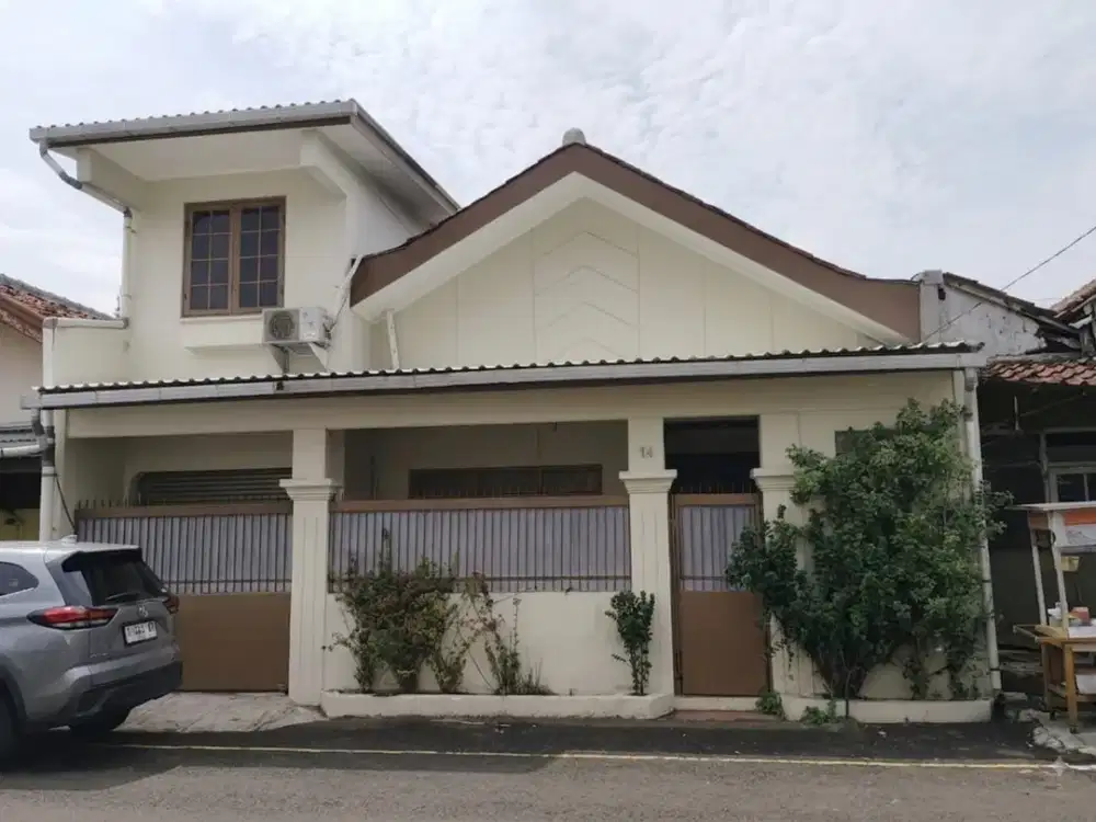 Rumah Minimalis Siap Huni 1 1/2 Lantai Lokasi Strategis Dekat Transport Umum di Otista Jatinegara Jakarta Timur