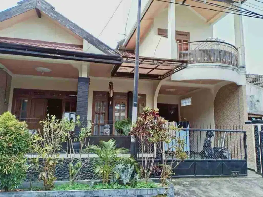 Rumah Luas 175 m² di Perum Bumi Asri Sengkaling Malang.