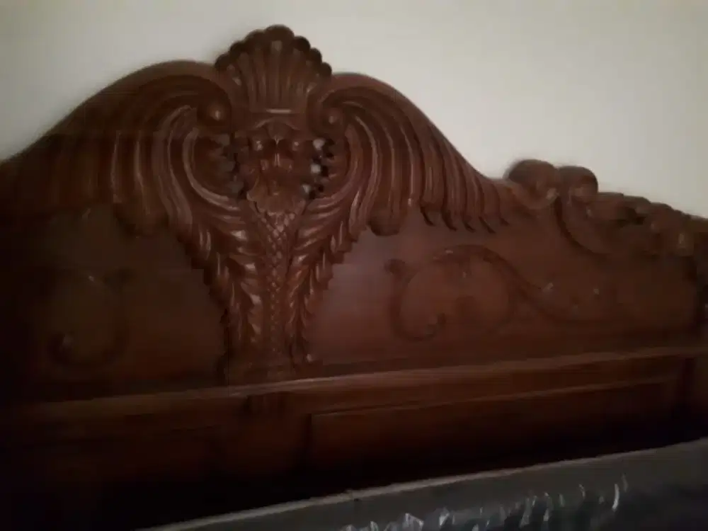 Tempat tidur jati king size