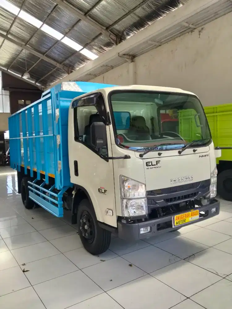 Isuzu elf giga light truck 2025