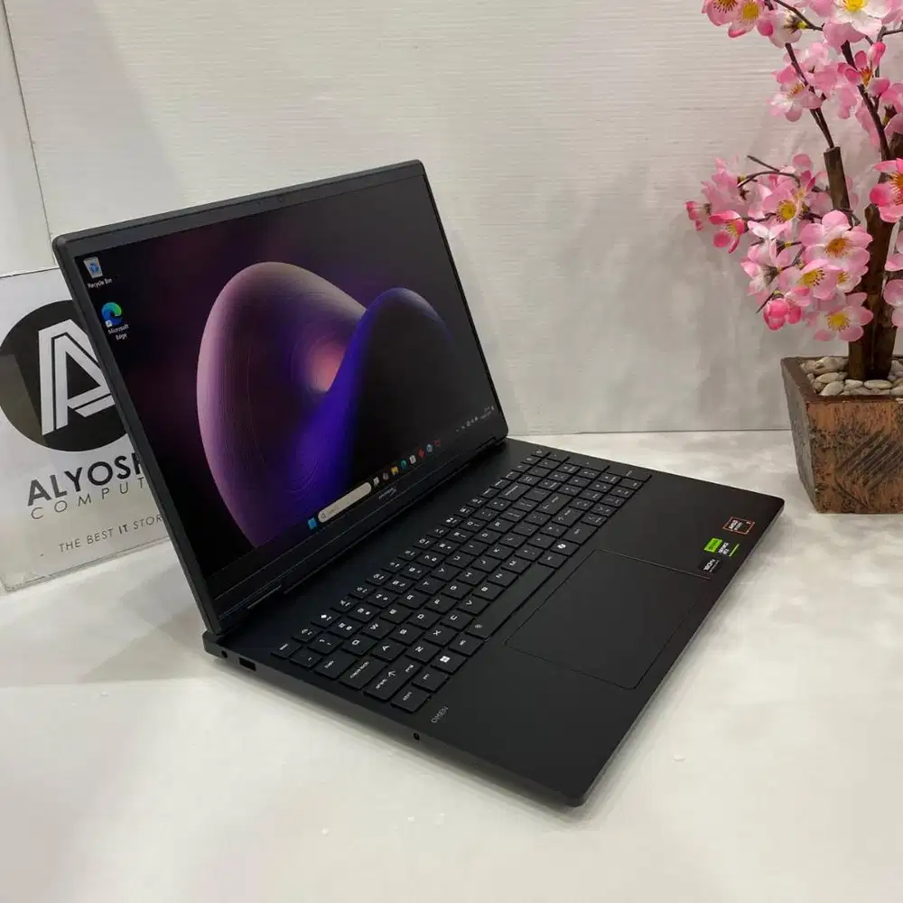 Laptop HP HyperX OMEN 15-GB0666AX AMD Ryzen 7 260 16GB SSD 1TB RTX5050