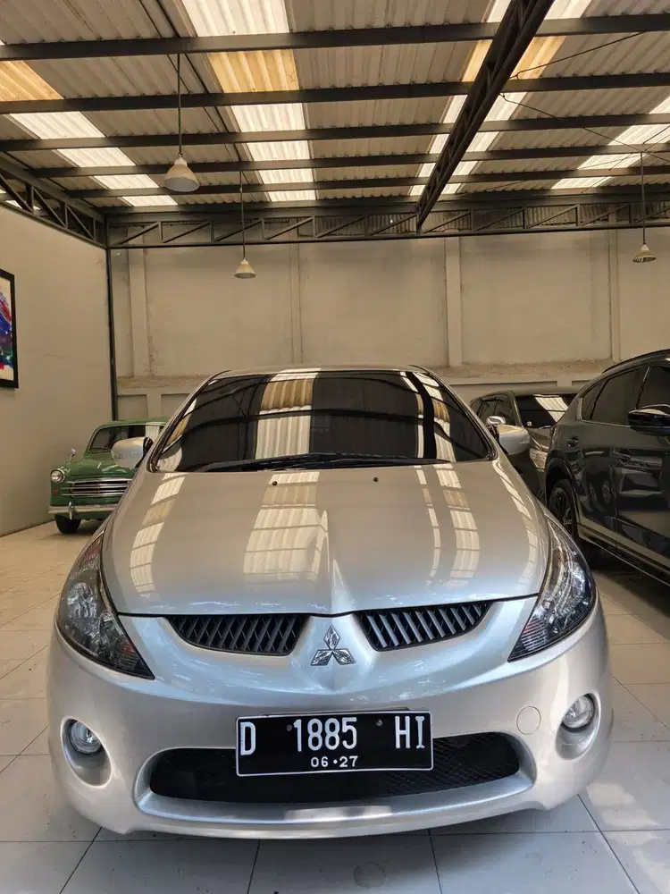 KM 68.000 MITSUBISHI GRANDIS 2.4 MIVEC AT MATIC 2005 ASTINA MOBIL