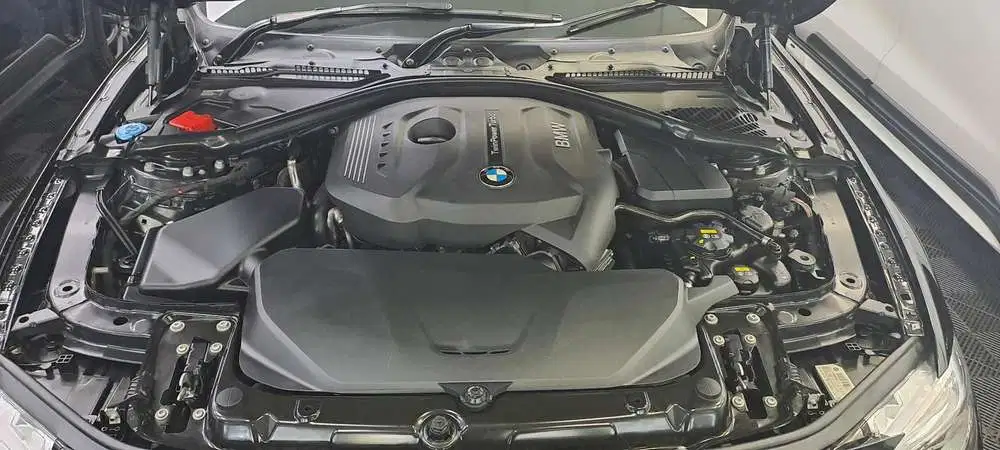 BMW 320i 2016 Bensin