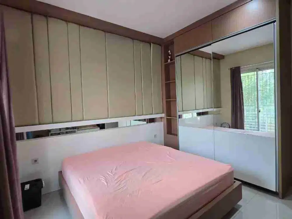 Rumah Semi Furnish Strategis Bagus di Green Lake City