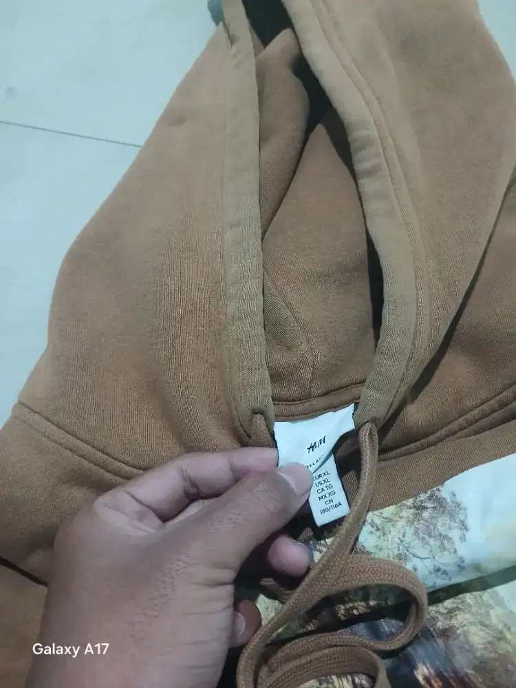 Hoodie H&M nominus ukuran XL