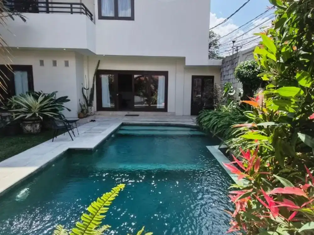 VILLA CANTIK DI PETITENGET DEKAT PANTAI BATU BELIG BADUNG