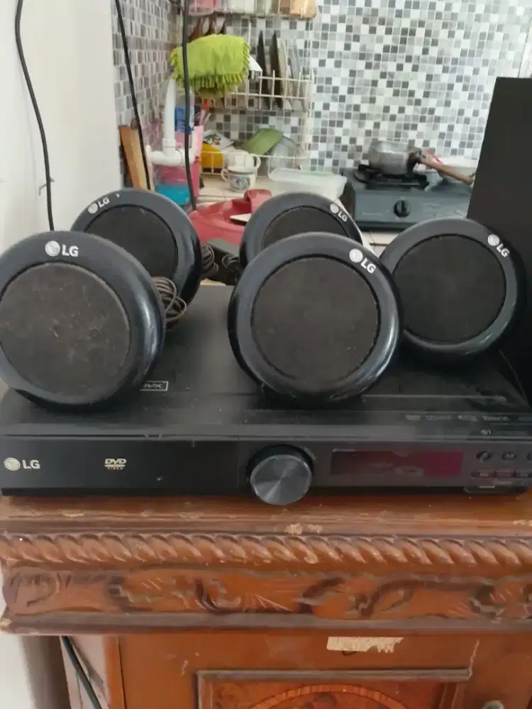 LG DVD Speaker set 6 Speaker kecil 1 Speaker besar