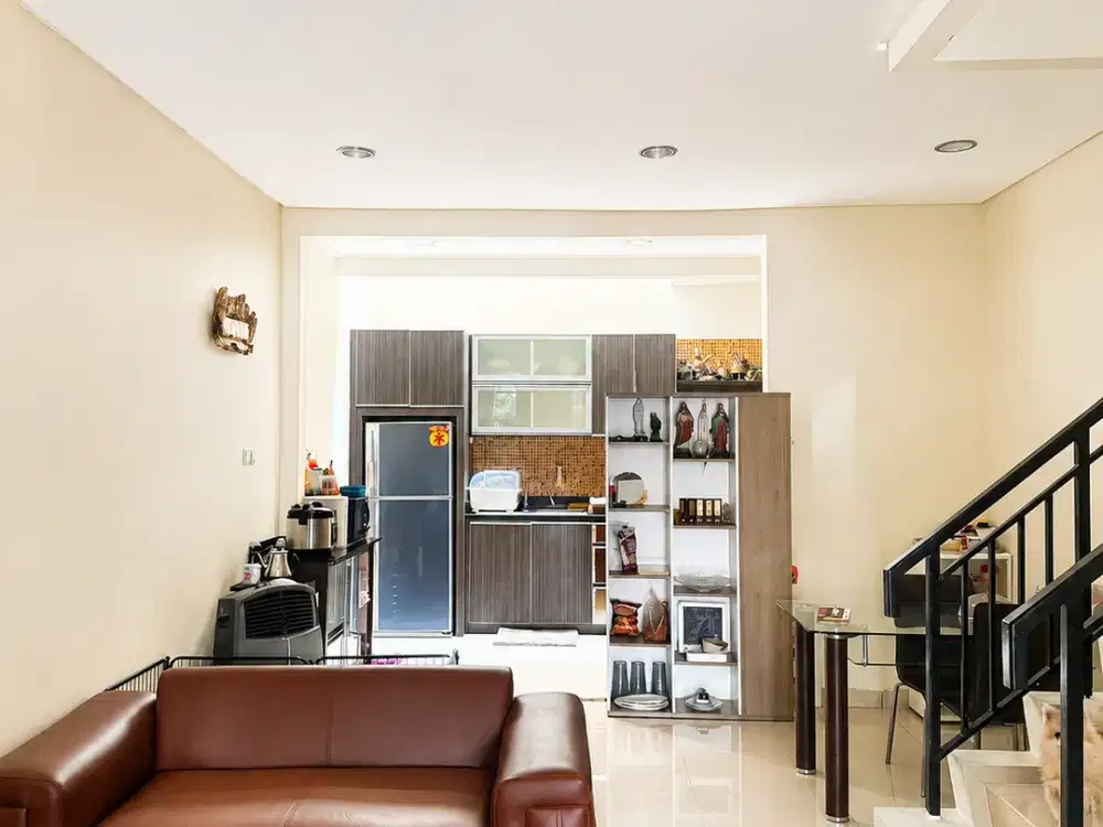 Rumah Layar Permai 2LT 6x15 90m2 3KT Semi Furnish Pantai Indah Kapuk