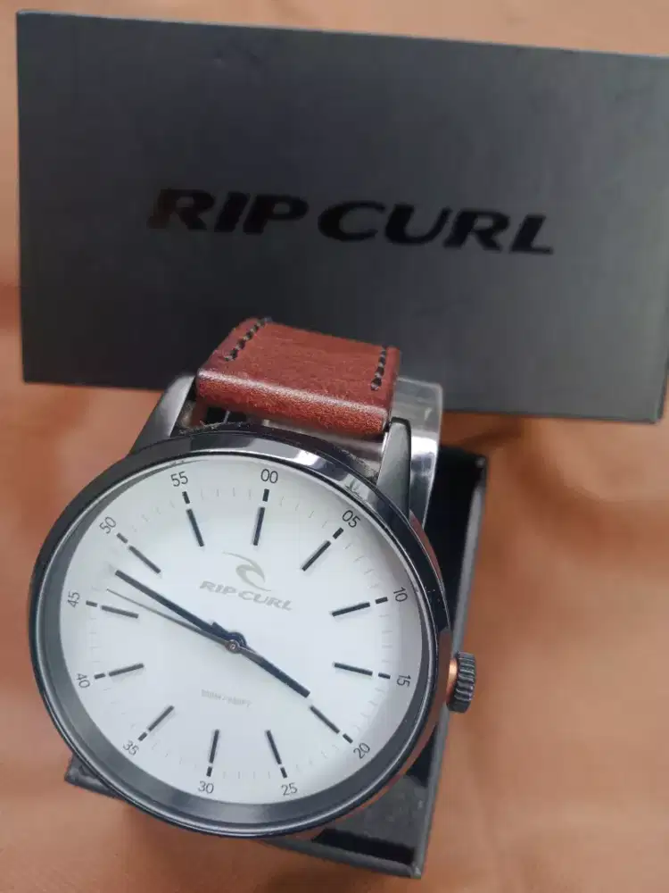 Dijual Jam Tangan Merk RIP CURL