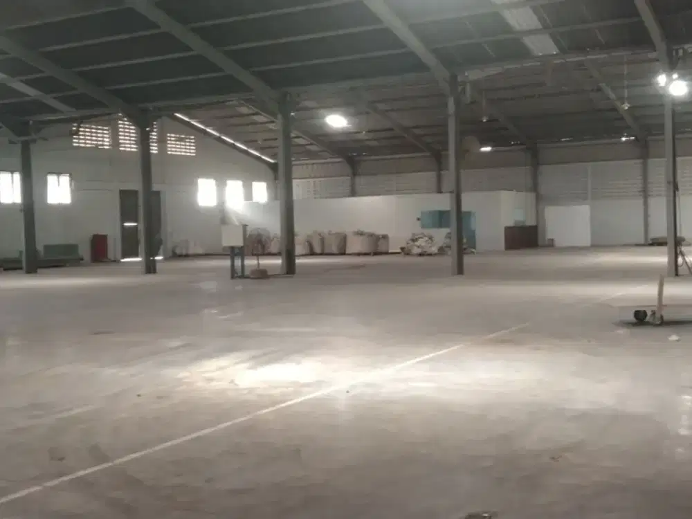 sewa gudang Gedangan luas 2000m2 cocok pusat distribusi
