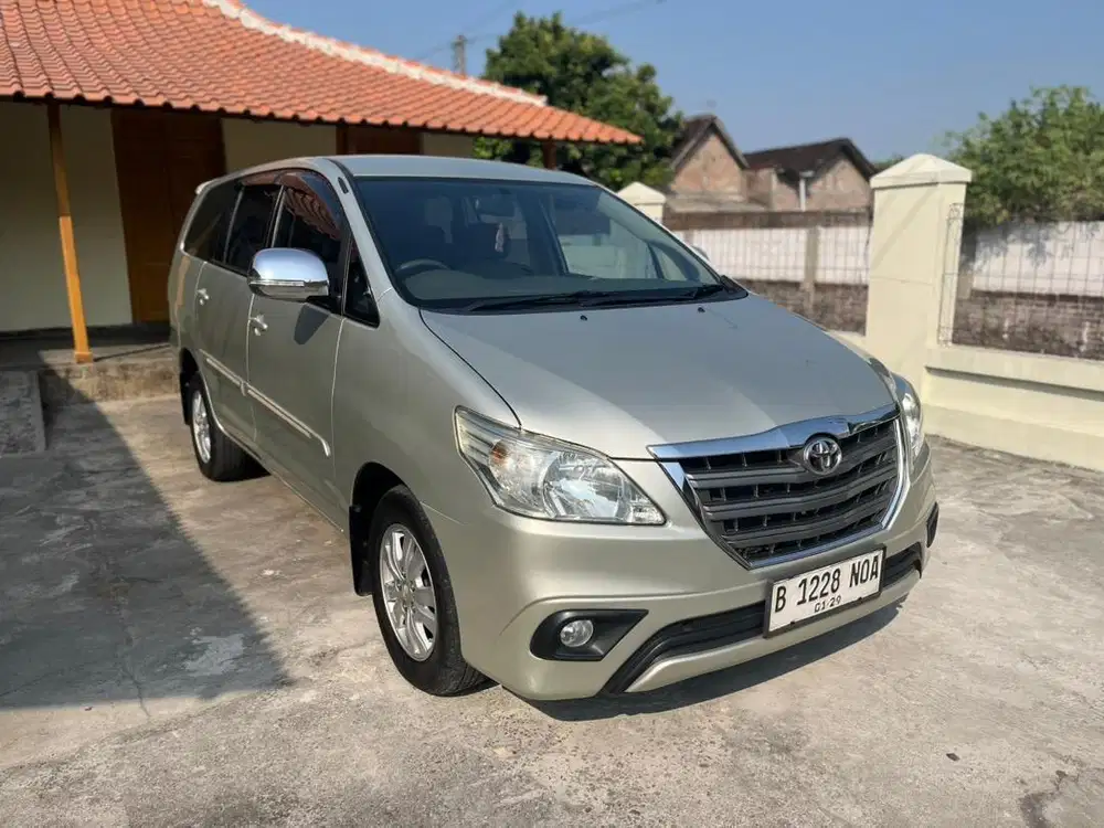 Innova 2.5 G AT 2014