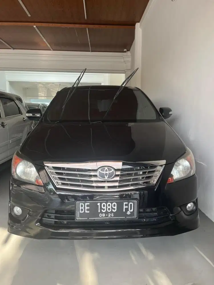 INNOVA GRAND 2.0 G LUXURY 2011
