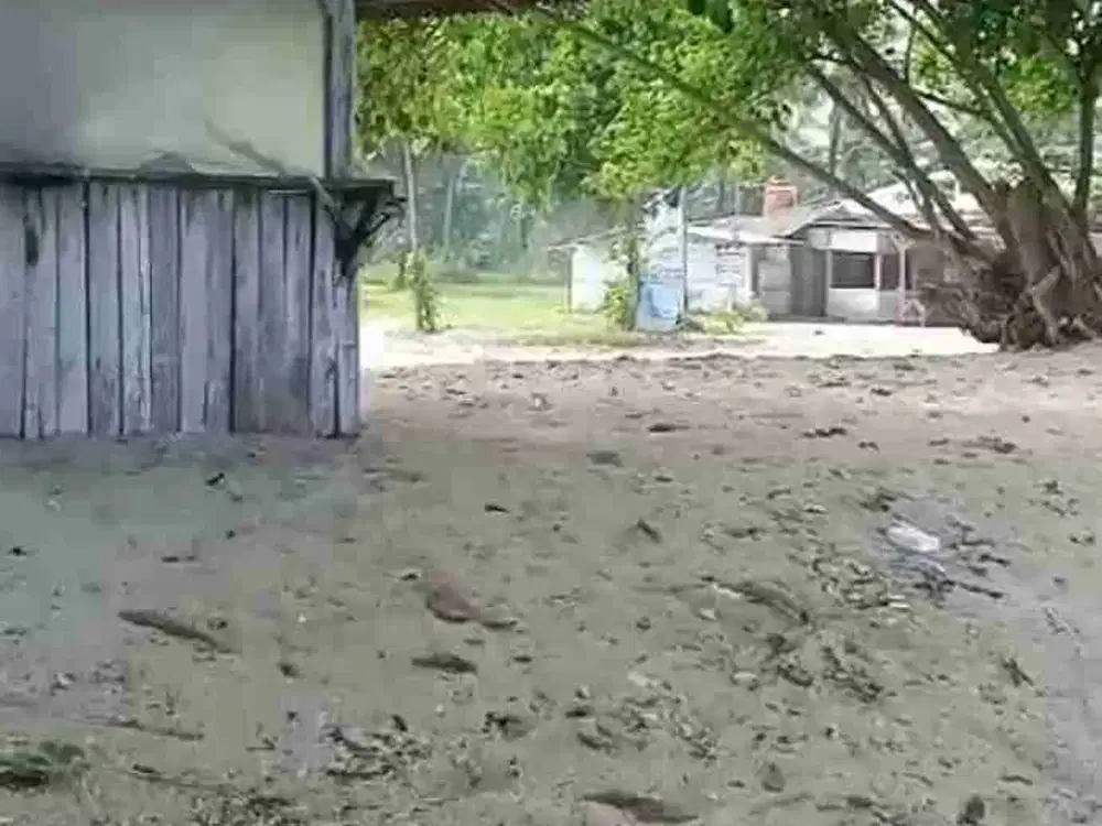 Dijual Lahan Pinggir Bibir Pantai Carita Cocok utk Vila dan resort