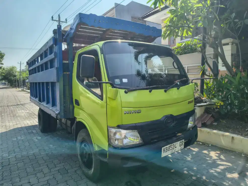 Hino Dutro 136HD Dump Tahun 2023 Euro 4