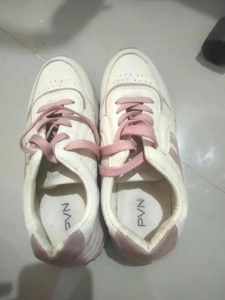 Sepatu PVN preloved
