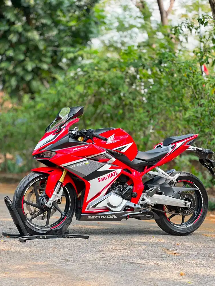 HONDA CBR250RR NON ABS RED RACING 2017 KM 9K PAJAK ON SUPER MULUS
