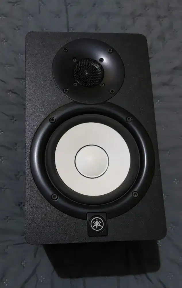 Yamaha HS5 Studio Monitor (2 Buah)