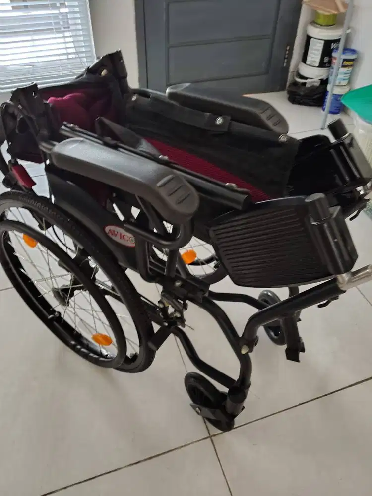 Kursi Roda Travel Avico Apollo Aluminium – Bisa Lipat – Like New
