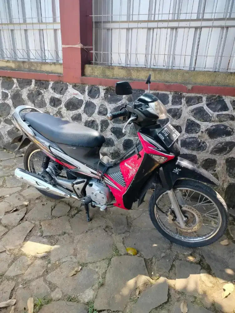 Supra X 125cc tahun 2007 surat2 lengkap motor pakean pribadi