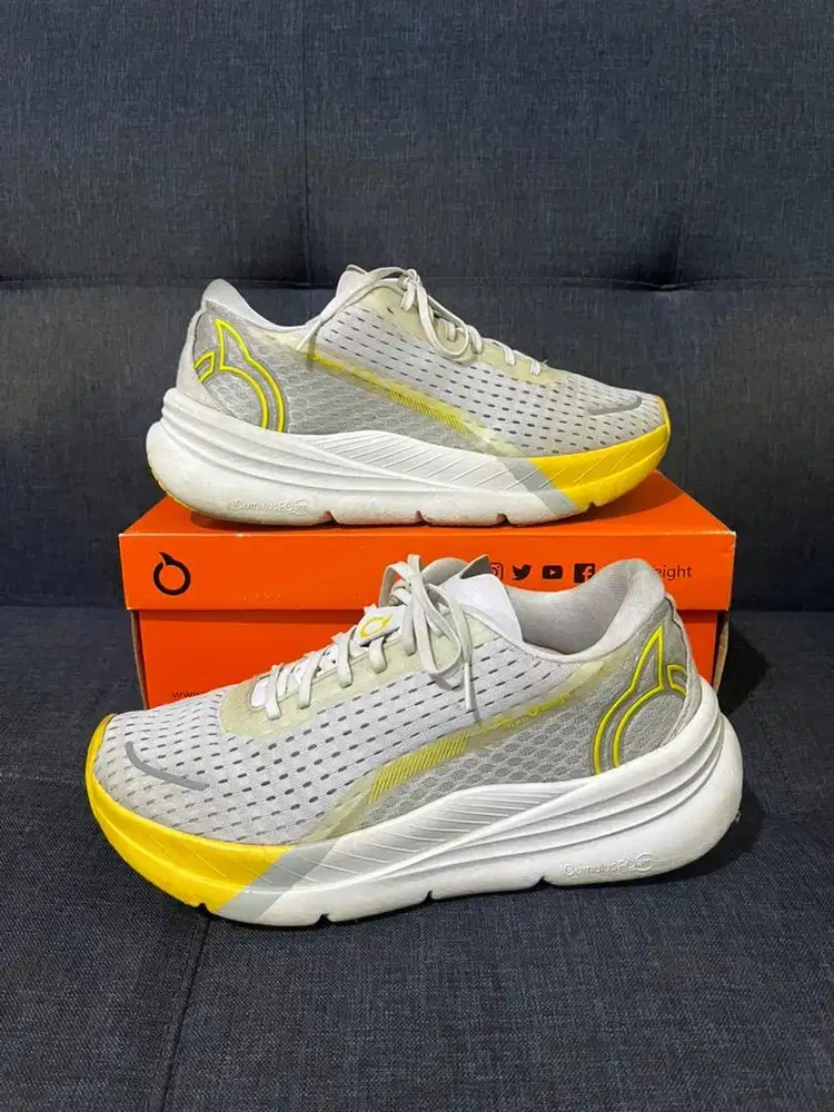 Sepatu Running Ortuseight Hyperblast Neo White Yellow Size 43 Fullset