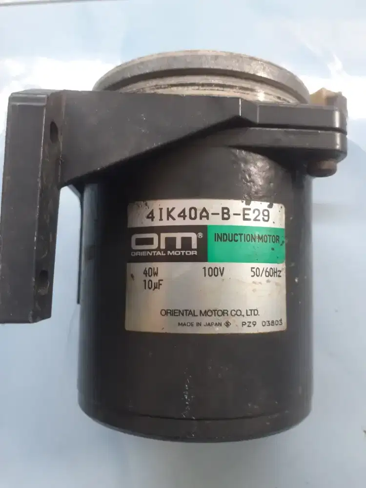 Dinamo merk Oriental motor 41K-40A-B-E29