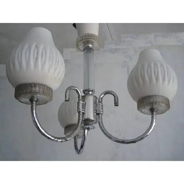 Vintage Lampu antik gelas putih dengan model Unik era 60 'an