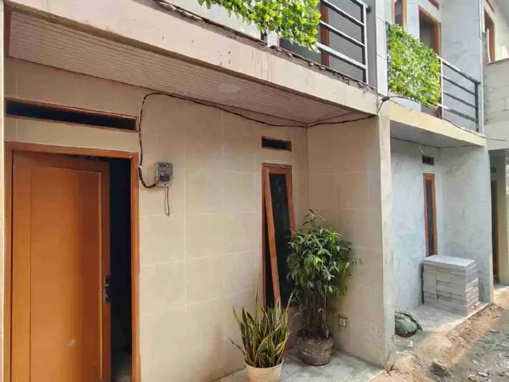 Rumah 2 Lantai akses Motor bs cicil ke pemilik Lok Karang Tengah Tangerang