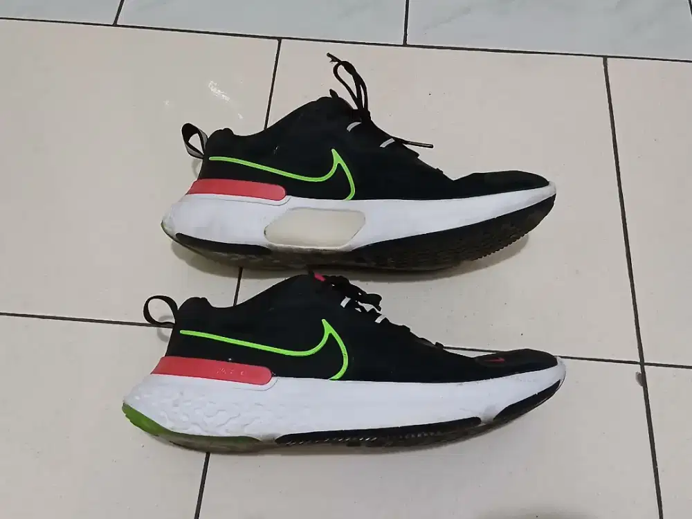 Sepatu NIKE Running React Miler 2, Size 43