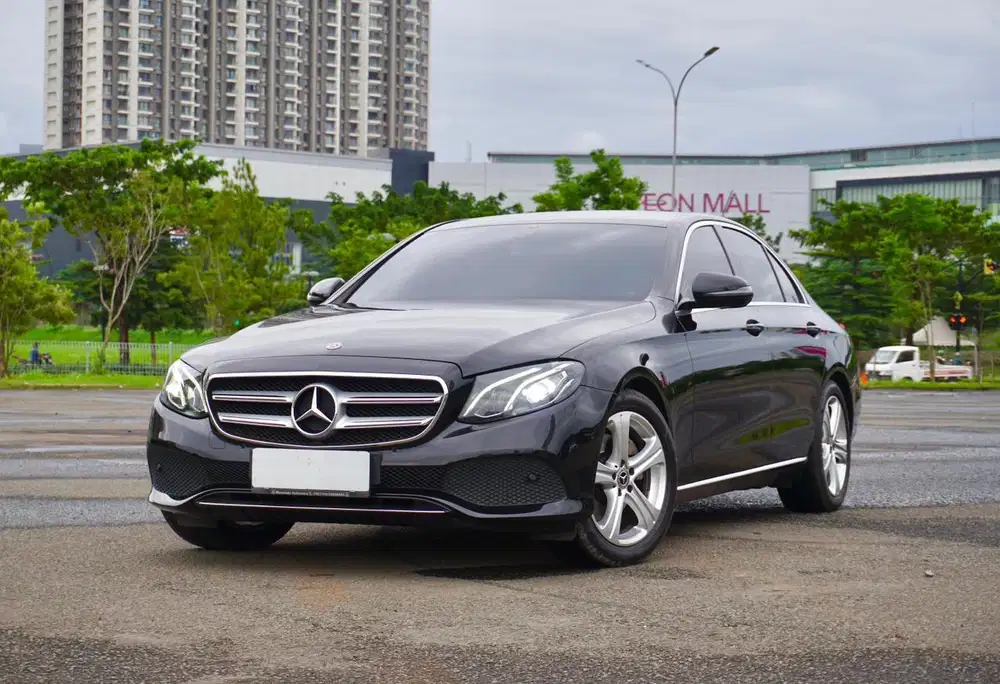 Mercedes Benz E250 Avantgarde W213 2018 Hitam Mulus Antik DP Ringan