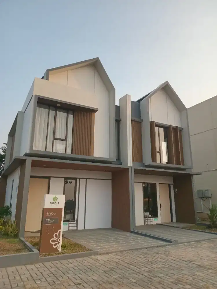 Rumah 2 lantai Fasiltas Kolam Renang,Gym dan Club House