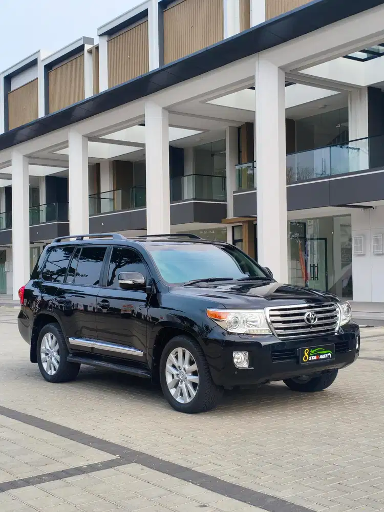 Toyota Land Cruiser J200 4x4 Matic AT 2013 Diesel Tipe Tertinggi CBU