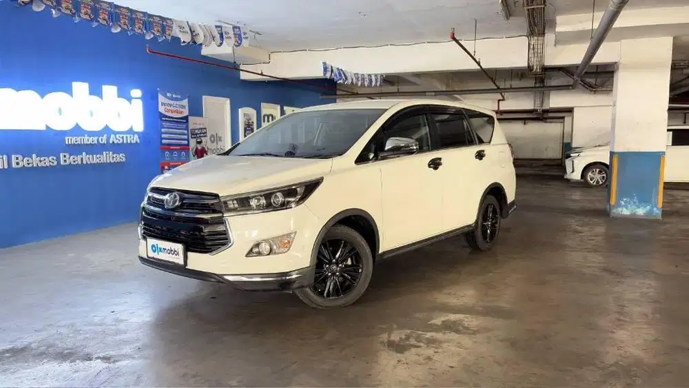 Toyota Innova Venturer Diesel AT 2020. Odo 18 Ribu.Harga Kredit.
