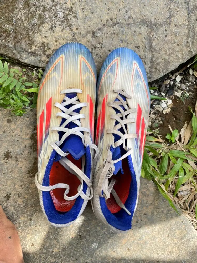 Sepatu footsal adidas