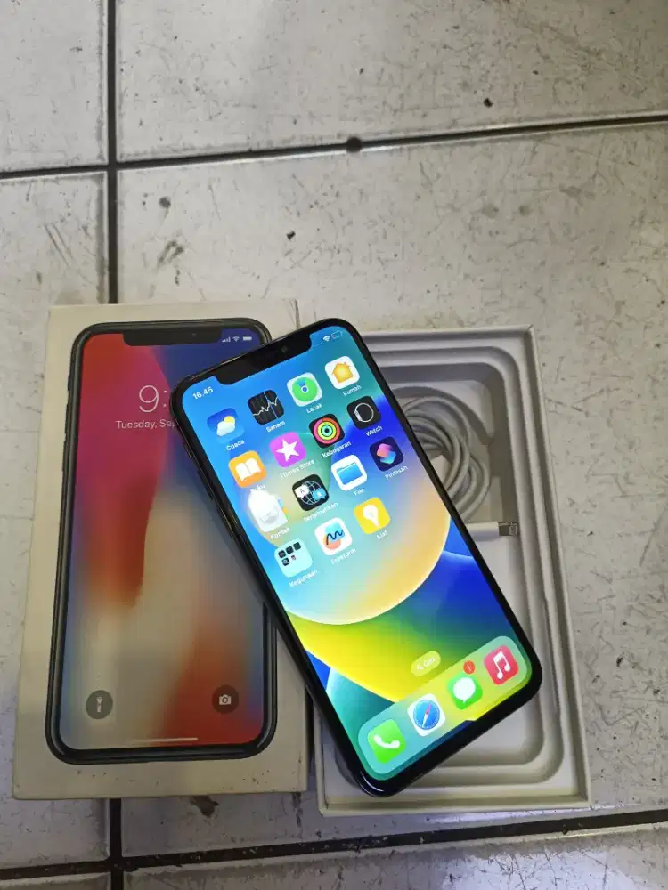 iPhone X 64gb inter Regis sinyal (permanen) fullset mulus normal murah