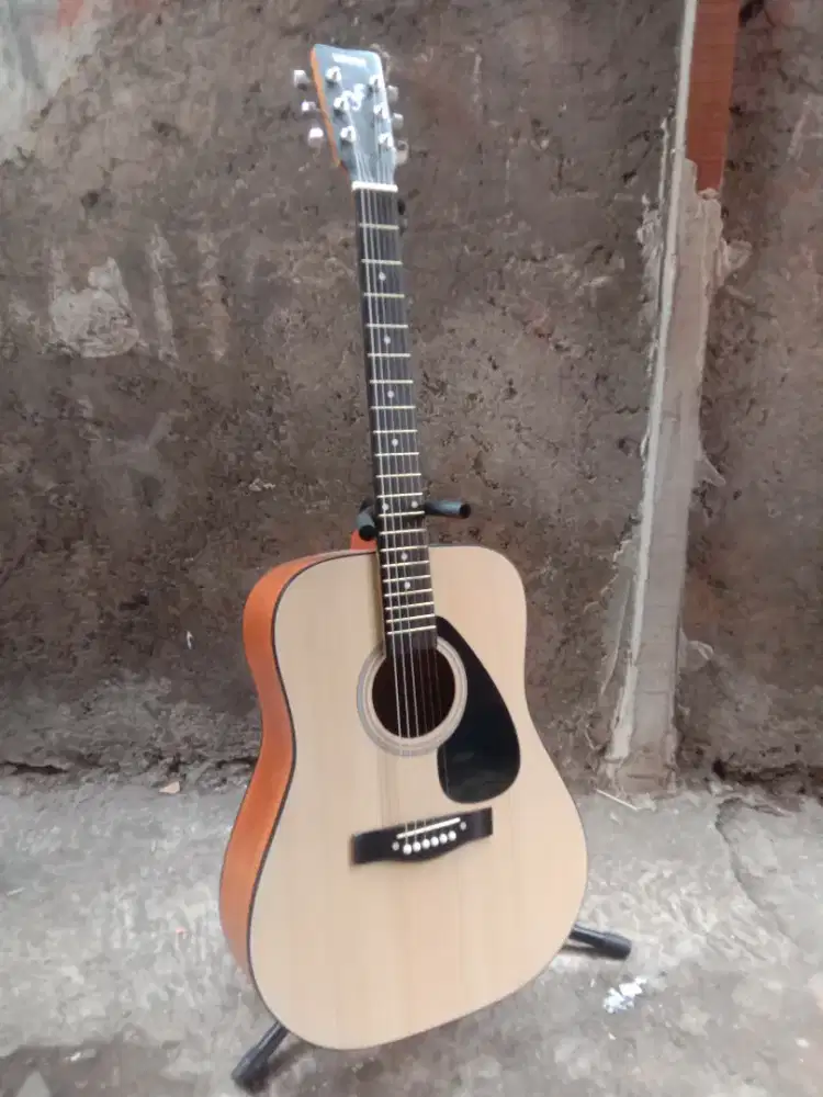 Yamaha akustik jumbo