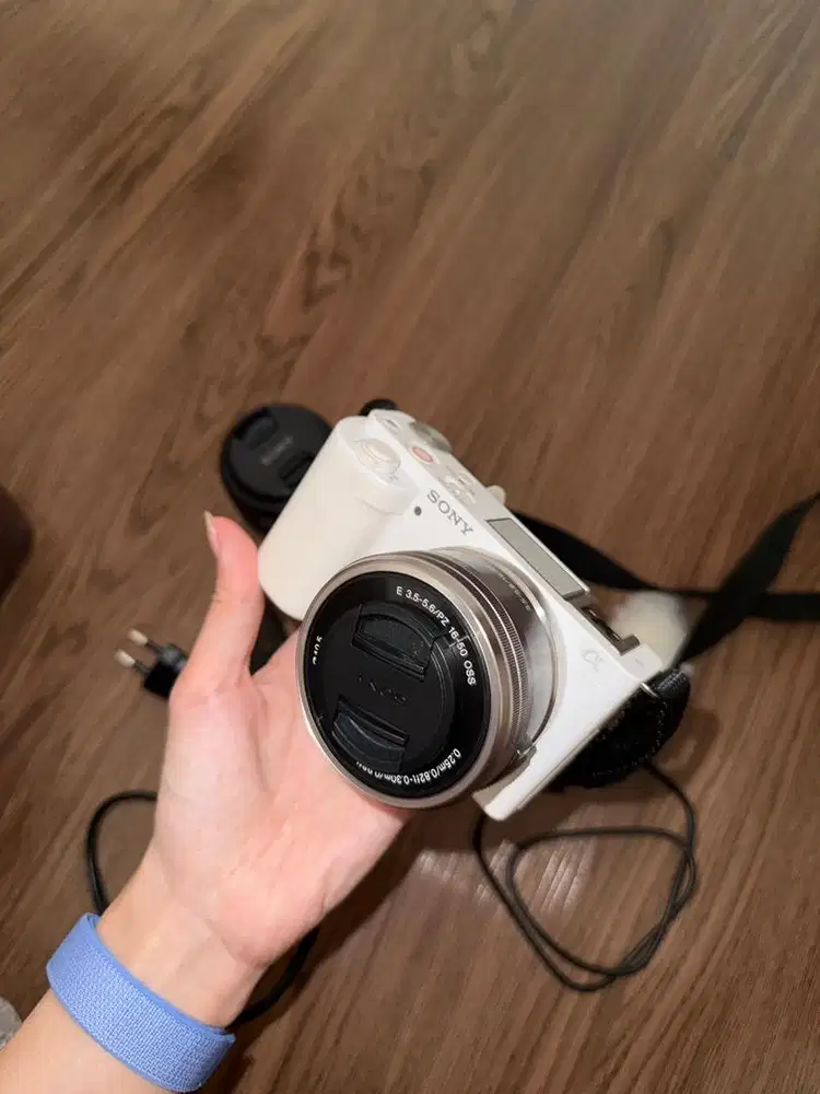 Sony ZV E10 kamera mirrorless vlog | Lensa sony SEL35f18
