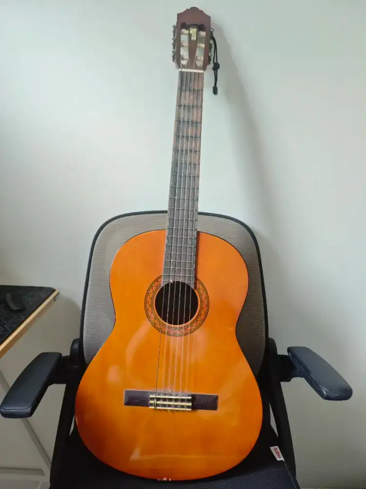 Gita akustik Yamaha C40 Original