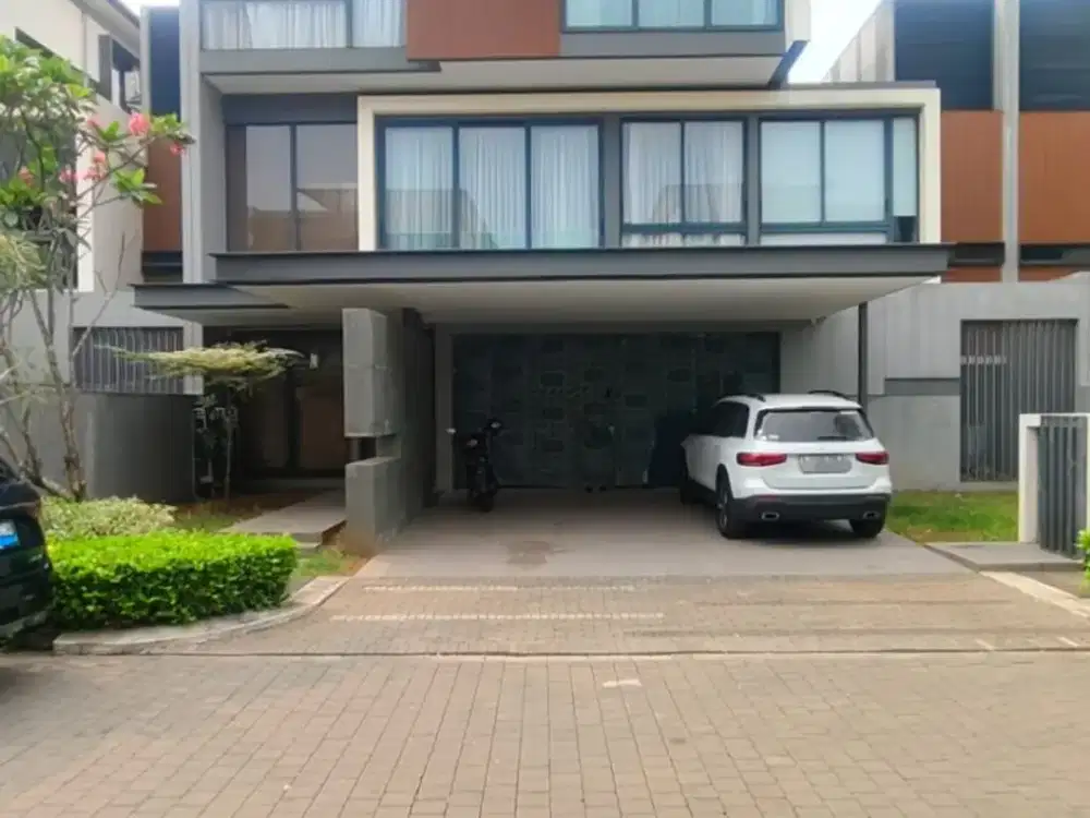 MURAH!!. RUMAH MEWAH LYNDON NAVAPARK BSD CITY TYPE 15. ADA LIFTNYA.