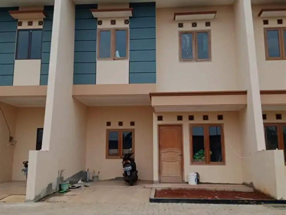 Rumah 2 lantai baru  dijual cepat sisa tingal tiga unit lagi
