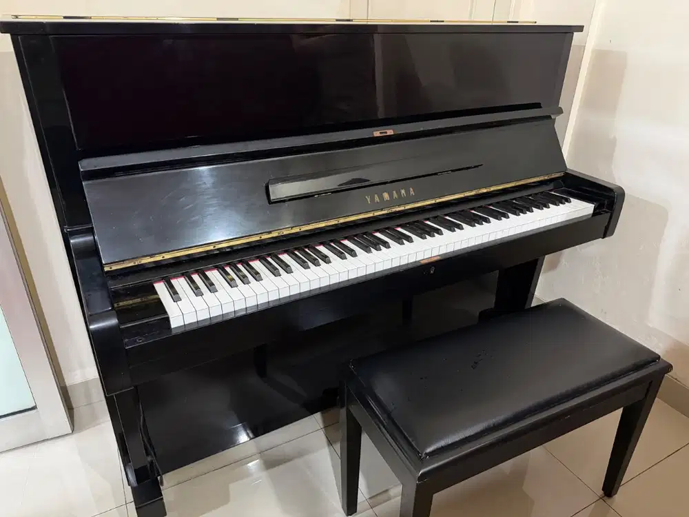 Piano YAMAHA U1F