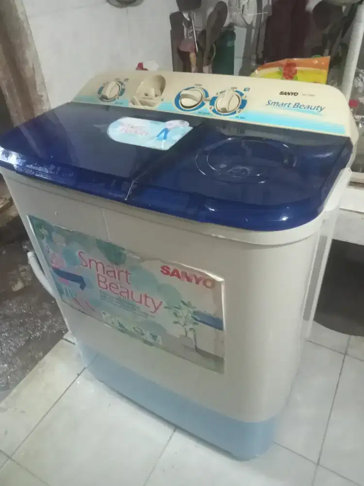 Mesin cuci Sanyo 7 kg normal semua pencuci dan pengering