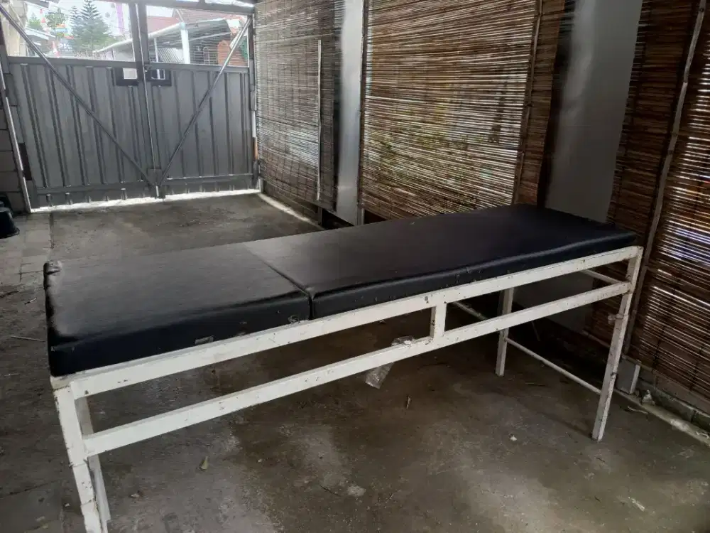 ranjang pasien bekas