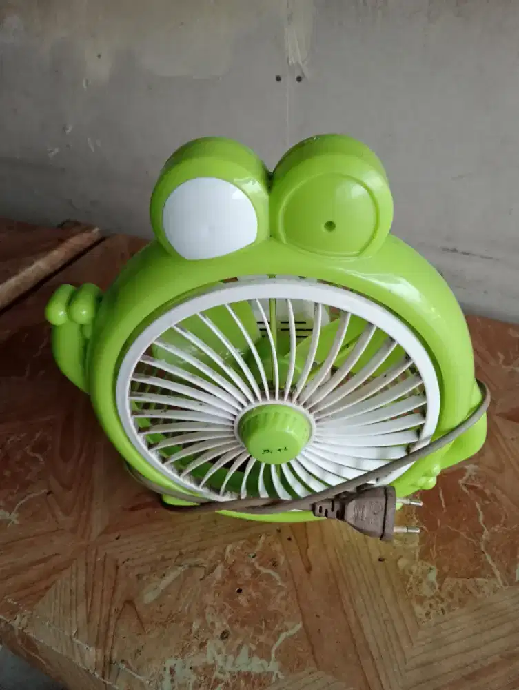 Kipas angin mini karakter