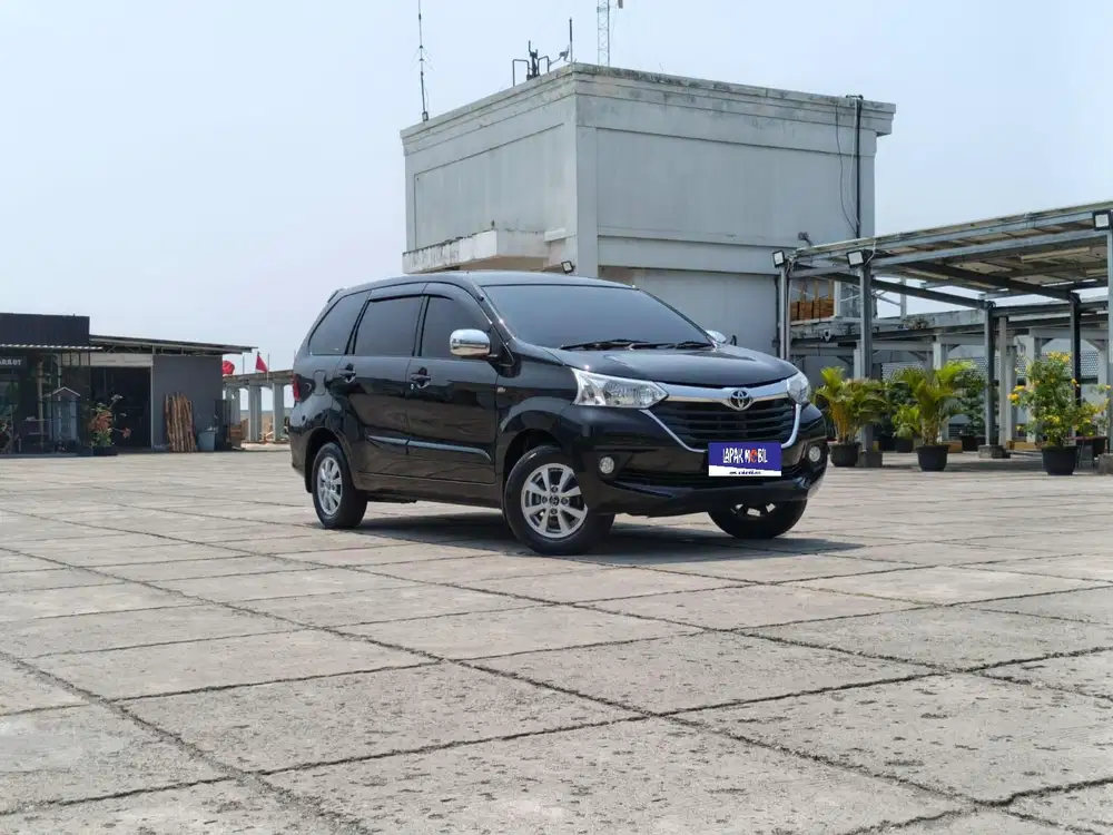 Toyota Avanza 1.3 Manual 2017 low Km 46rb Tangan 1