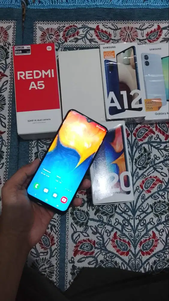 Samsung A20 3/32 kamera utama ada bercak kayak air, lainnya normal
