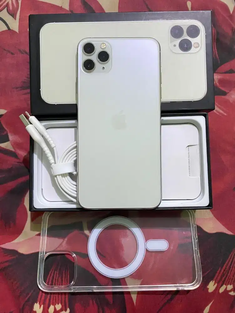 iPhone 11 Pro Max 64gb inter All Operator ex pemakaian cewe