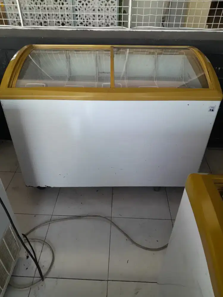 Jual freezer bekas baaik