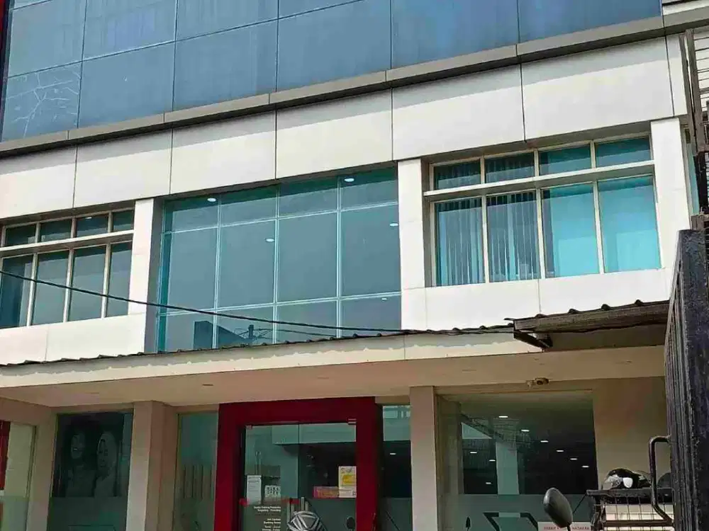 DISEWAKAN: Gedung Komersial 3 Lantai di Pusat Kota Pamulang
