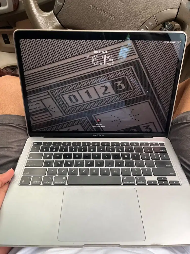 Dijual Macbook M1 8/256